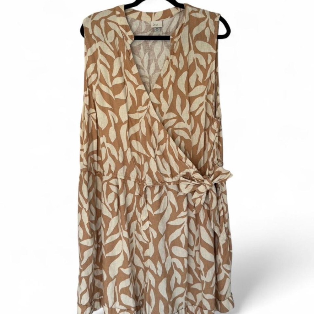 A New Day Beige and White Leaf Print Top